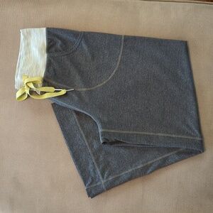 Lululemon Wide Leg Crop in Gray Size 2